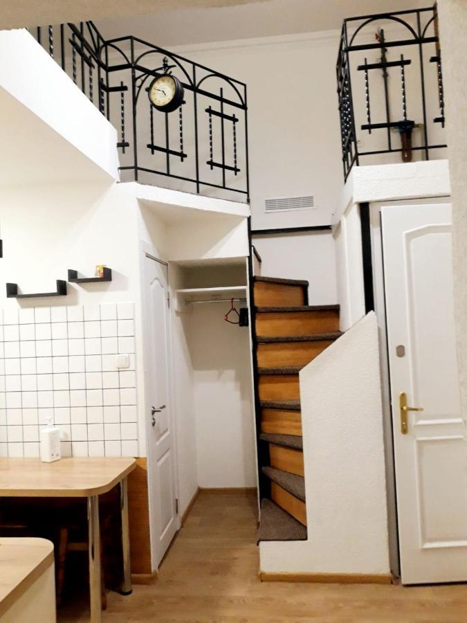 Regrand Apartment On Svobody 22 Лвив Екстериор снимка
