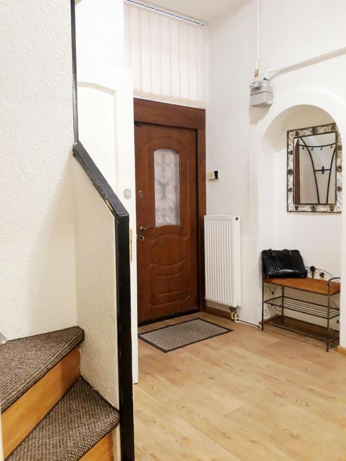 Regrand Apartment On Svobody 22 Лвив Екстериор снимка