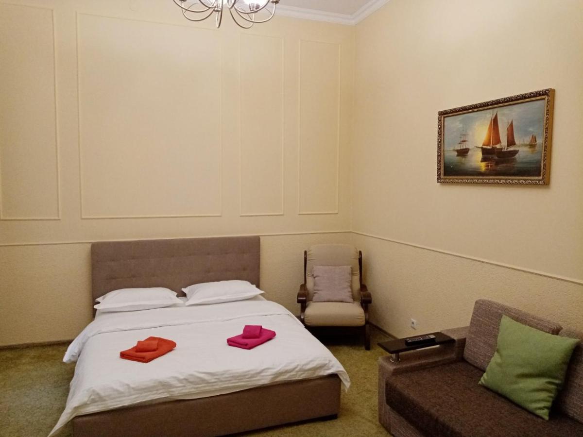 Regrand Apartment On Svobody 22 Лвив Екстериор снимка
